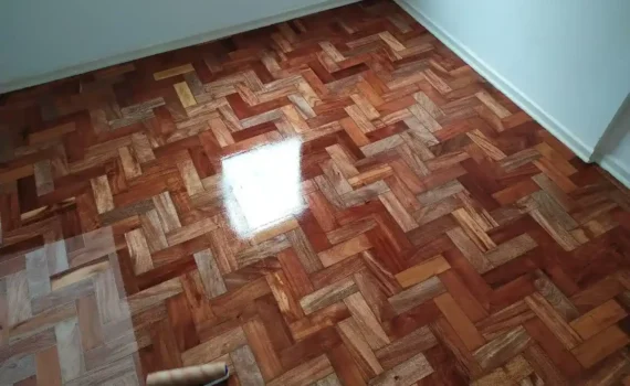 Raspagem de Deck de Madeira