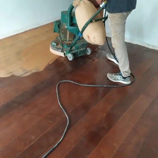 Raspagem de Piso de Madeira Sem Pó