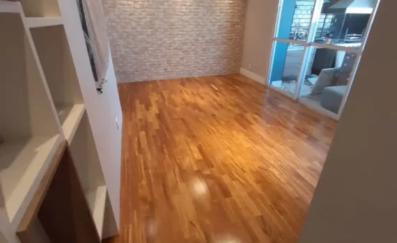 Raspagem de Tacos e Assoalhos