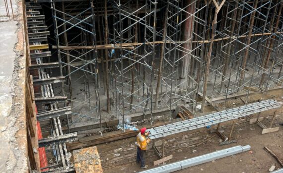 Escora para laje Zona Oeste