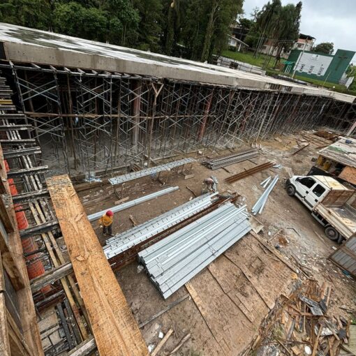 Escoramento para laje Zona Norte