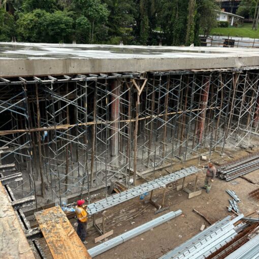 Escoramento para laje Zona Oeste