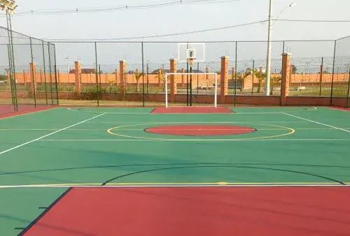 Construção de Quadra de Basquete